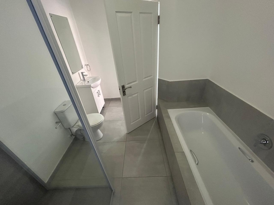 2 Bedroom Property for Sale in Beacon Bay Eastern Cape